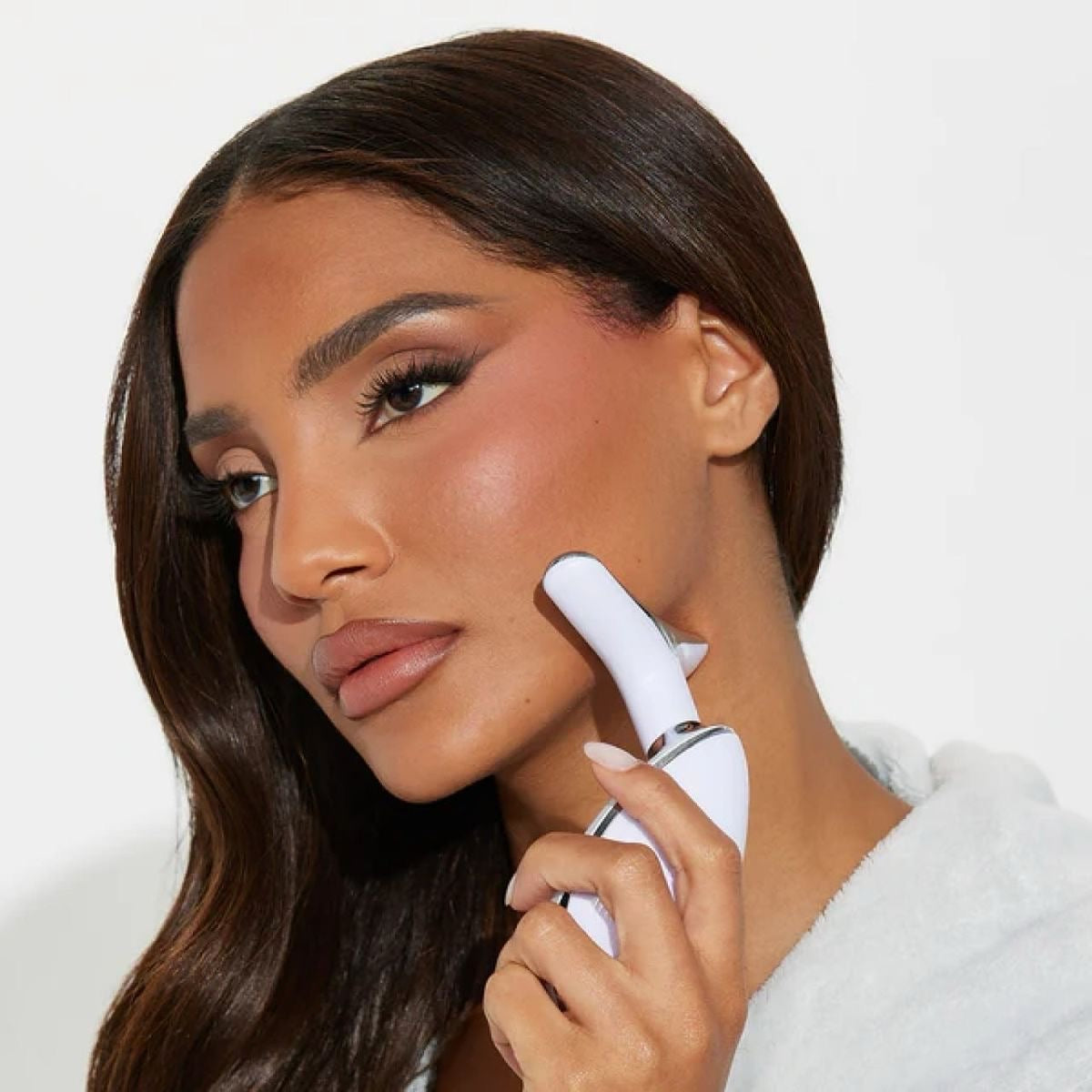 Micro-Current Skin Tightening Device – Professional Face & Neck Lifter